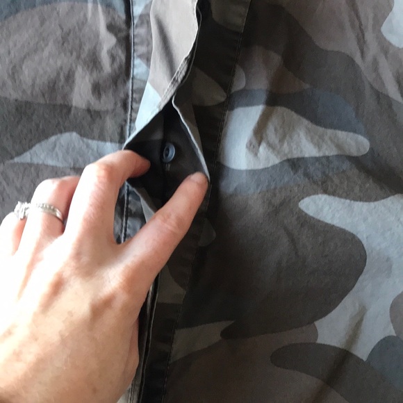 Madewell top camo button up shirt brown taupe grey - Picture 6 of 10